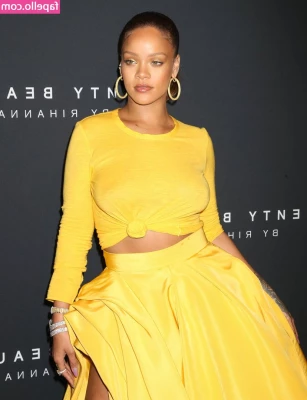 Rihanna - Grand rising to all you filthy sluts
