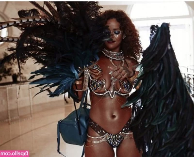 Rihanna - I like the backseat 😏