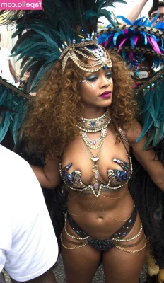 Rihanna - B again   What that mouth do