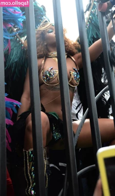 Rihanna - Gym time
