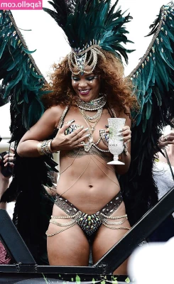 Rihanna - GOOD EVENING LOVE    You keep me company in bed
