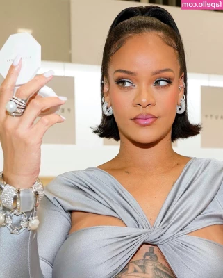 Rihanna - Bekomm ALL meine Videos und Fotos per Email  Schreib mir für mehr