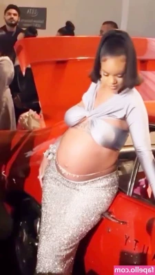 Rihanna - Looking for Big Squirt  here baby   https onlyfans com 1495657325