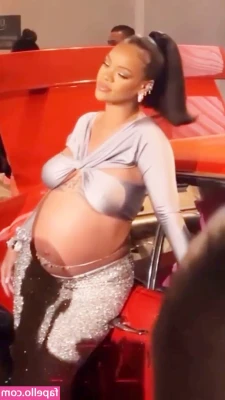 Rihanna - I m so scared