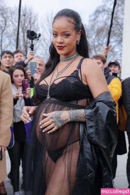 Rihanna - Do you prefer the front   or the back