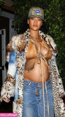 Rihanna - FELIZ SAN VALENTIN    Cual es su plan de hoy