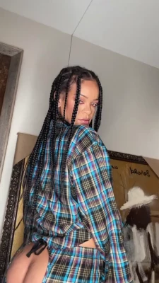 Rihanna - What do you love watching me use? 👀