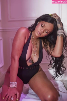 Rihanna - Or what about the pink ones??? 🤔