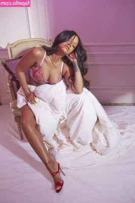 Rihanna - just a little warmup when i was getting ready for D&D 💕