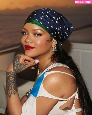 Rihanna - Would you leave marks all over my pale skin? 😈