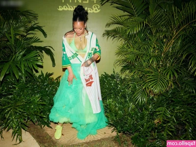 Rihanna - It phat 😌