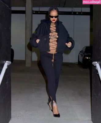 Rihanna - Aren't you happy you came?