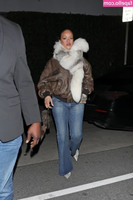 Rihanna - Did someone order room service?