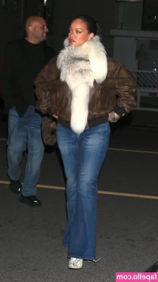 Rihanna - Supergirl Set 1