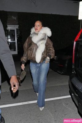 Rihanna - 😉😉NAUGHTY GIRL TODAY...