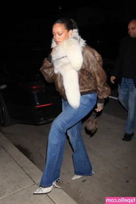 Rihanna - Stream started at 05/03/2020 04:39 am