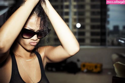 Rihanna - Did you watch this hot video of ℓเℓყ ℓαɳε sucking my