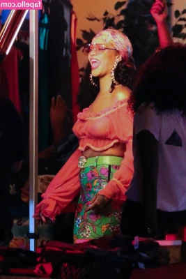 Rihanna - hope u babes have a great weekend 💫 still thinkin abt how much fun