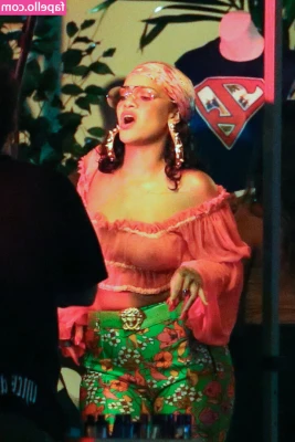 Rihanna - You've encoutered a shiny Trappybae, what do you do?