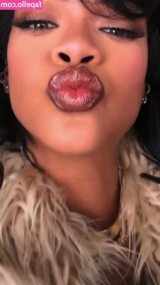 Rihanna - your face belongs right here ☺️🫶