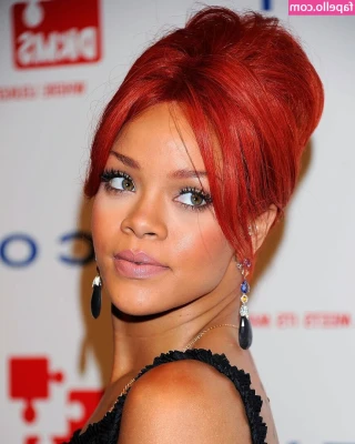 Rihanna - I wanna wear all kinds of naughty outfits for you 🥵 Don't you