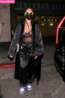 Rihanna - DOn t stop her!