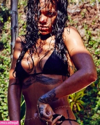 Rihanna - Add my snapchat (bunnyblacked)