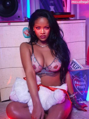 Rihanna - Its all pre cum