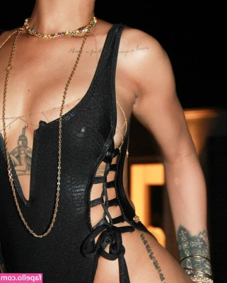 Rihanna - happy week my loves 🧨🧨 NEXT WEEK NEW CONTENT YOU ARE GOING TO