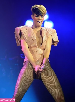 Rihanna - Get your mitts on my bits.