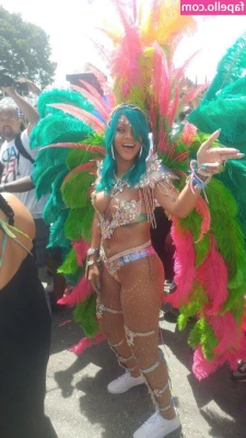 Rihanna - I sent this to DMs first: If you missed the stream on Sunday, you can
