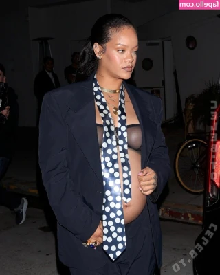 Rihanna - rain of semen 😛😛