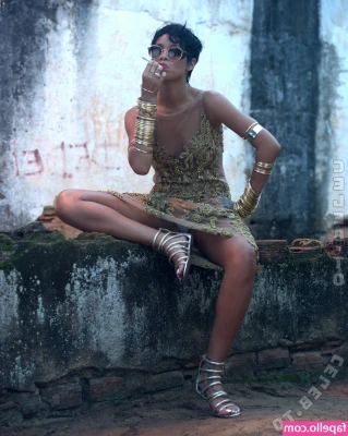 Rihanna - Nobody knew if i had panties under my XL shirt and thigh high panties