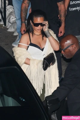 Rihanna - Just about to jump into a nice warm Bubble Bath!