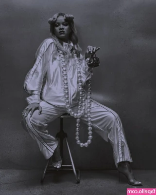 Rihanna - When both sides are your good side >>>>