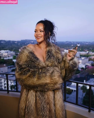 Rihanna - Another hot 4 hands 😈😈🍆🍆💦💦