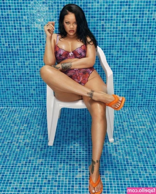 Rihanna - Do you like girl cock? 🌶