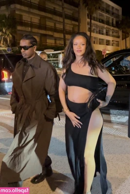 Rihanna - been looking for something long, hard and sweet 🍆, think you can