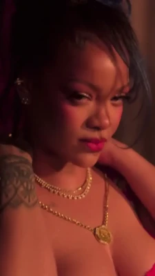 Rihanna - Should I start adding more feet content ? 😌