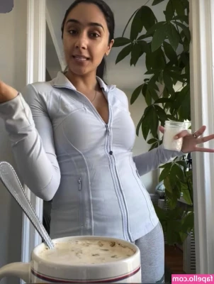 Queen Simba [ queen-simba ] - We played so much in the kitchen 🔥 we used our tongues to clean up