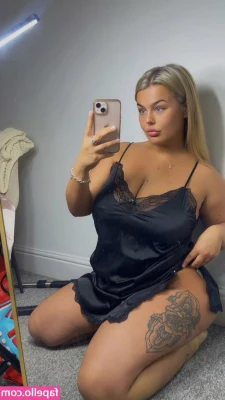 Kaylanne24 - Smoking Sunday! New video! Naked Smoking Mirror For some reason the