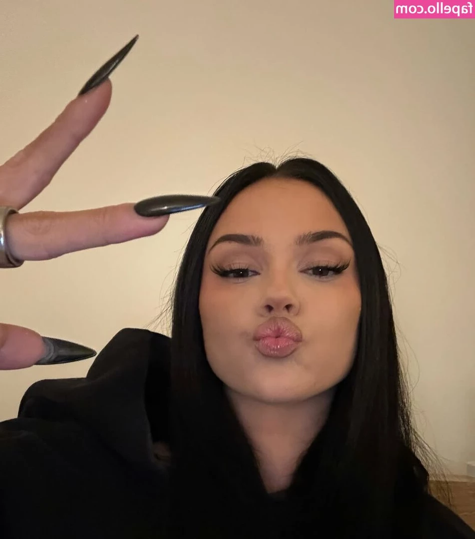Maggie Lindemann [ maggie-lindemann ] - Happy Thursday