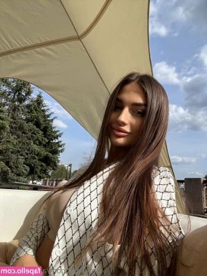 amelia_lovis [ amelia-lovis ] - A few days later we remembered that we were travelers and not