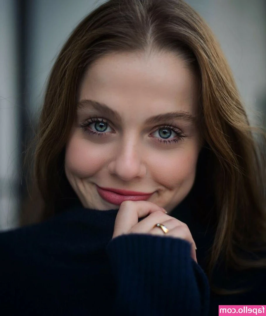 Angela Sant’Albano [ angela-sant-albano ] - My ass is perfect