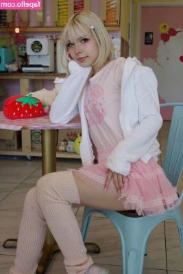 Berryyparfait - Just in case you wanted to know what that ass looked like in regular