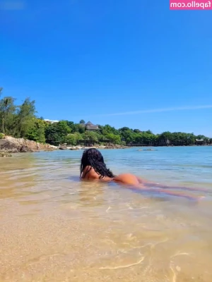 Ellyla - Do you like my boobs