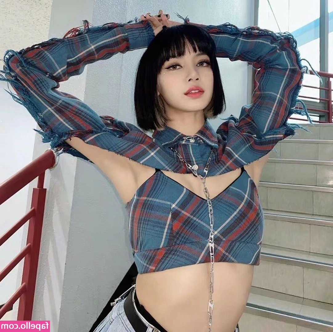 Lalisa Manobal [ lalisa-manobal ] - It feels so good to take care of myself. 💅🏼  #TaskOfTheWeek - I