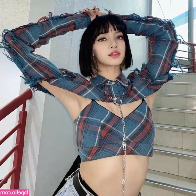 Lalisa Manobal [ lalisa-manobal ] - It feels so good to take care of myself. 💅🏼  #TaskOfTheWeek - I