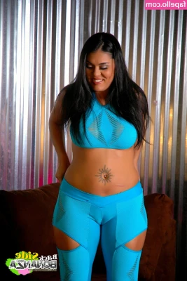 Olivia Lovely [ olivia-lovely ] - 🔴 Webcam Wednesday: I love it when you cum for me on webcam.