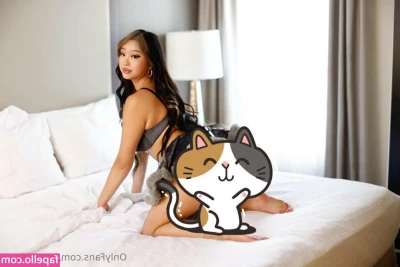 cherrykattt2 - Feeling sexy today  might take some pictures later  I think I have